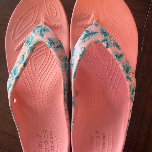 Pink Tropical Crocs Flip Flops Size 9 - Picture 2 of 3